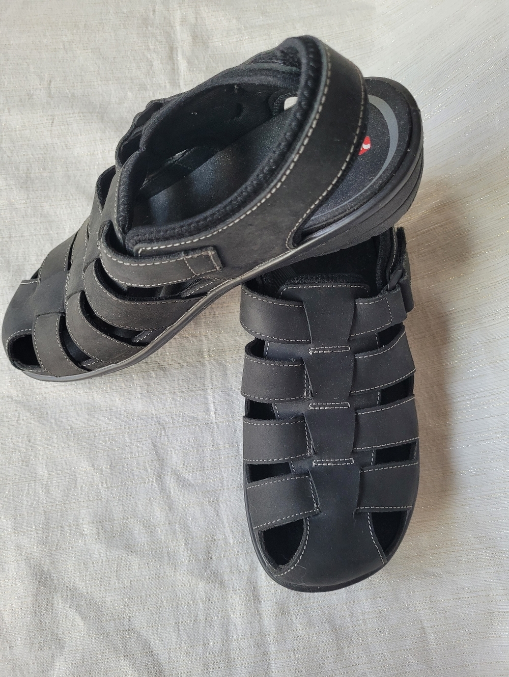 revere Men's Black Closed-Toe Fisherman Sandals Size 10